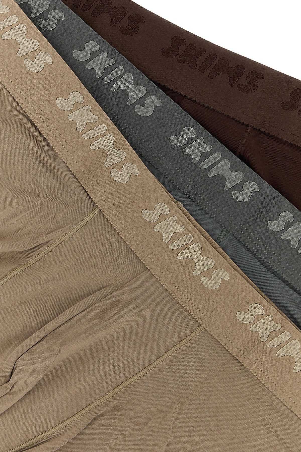 2000020681188_5