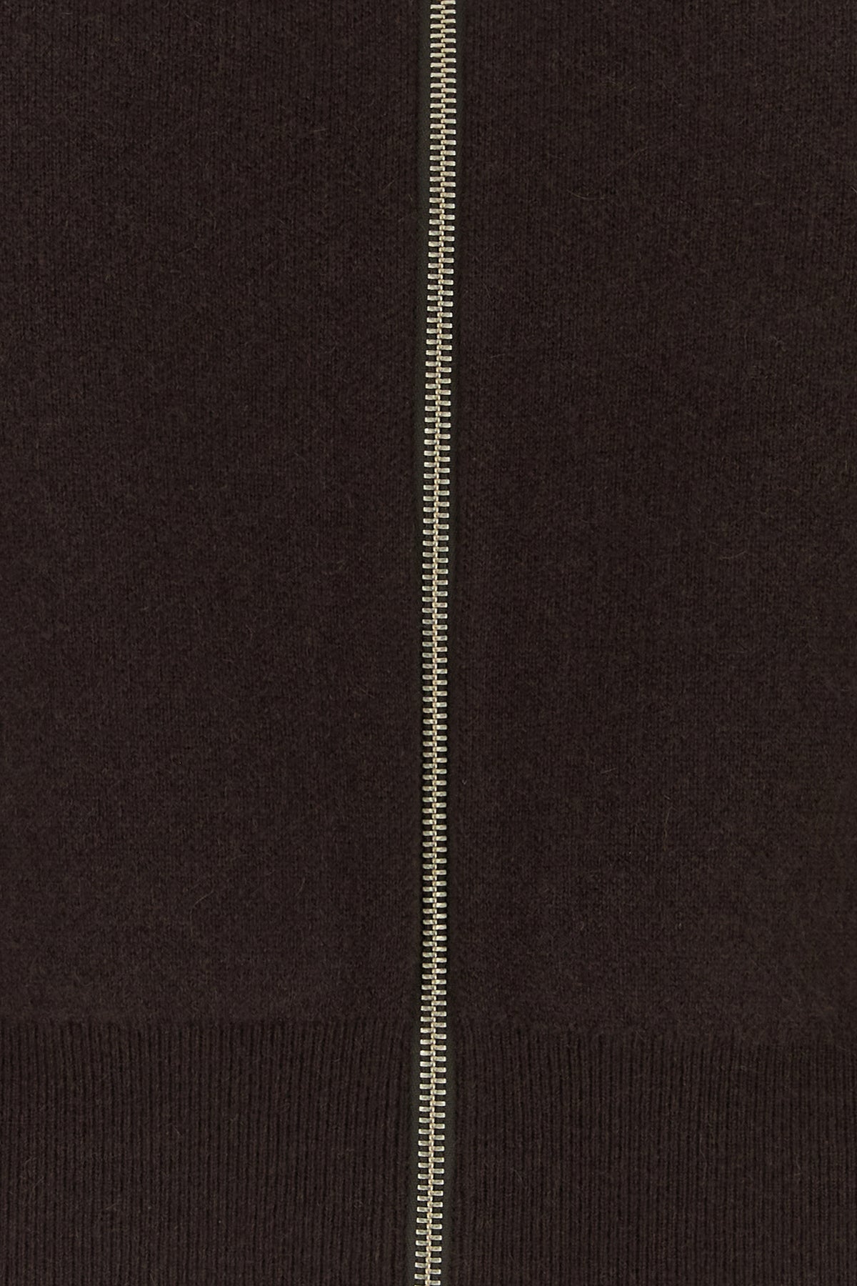 2000020977786_5
